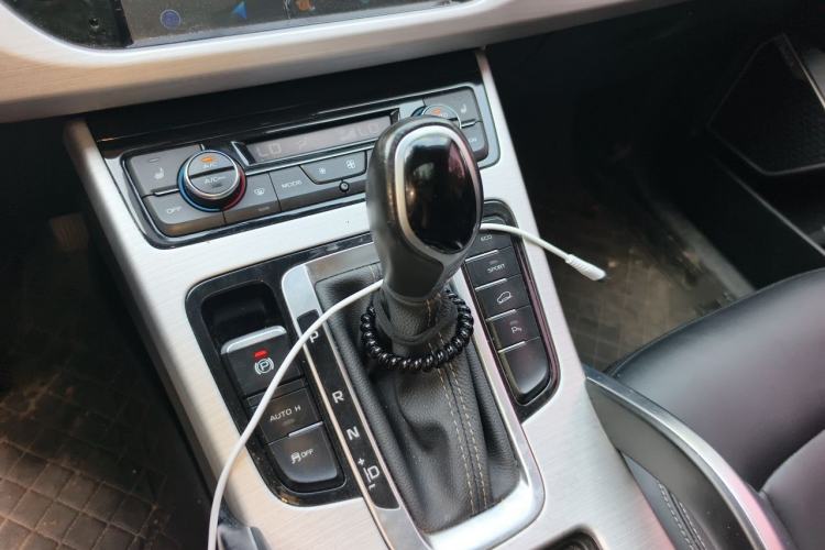 Used Geely Auto Emgrand X7 Sport 2016 1.8TD Automatic Smart Model Gear Lever