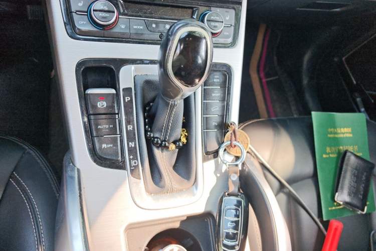 Used Geely Auto Emgrand X7 Sport 2016 1.8TD Automatic Smart Model Gear Lever