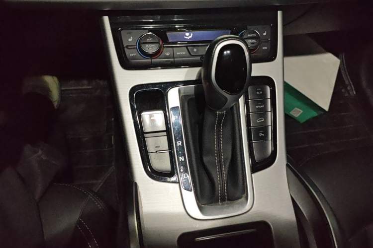 Used Geely Auto Emgrand X7 Sport 2016 1.8TD Automatic Smart Model Gear Lever