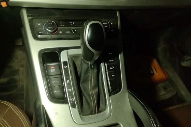 Used Geely Auto Emgrand X7 Sport 2016 1.8TD Automatic ZhiZun Version Gear Lever