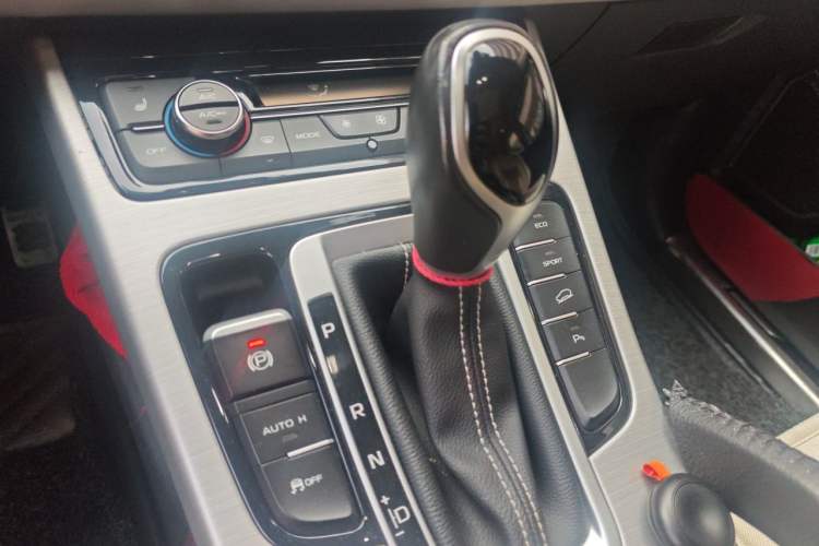 Used Geely Auto Emgrand X7 Sport 2016 1.8TD Automatic Smart Model Gear Lever