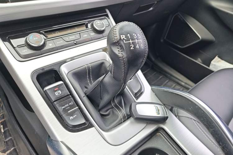 Used Geely Auto Emgrand X7 Sport 2016 2.0L Manual ZhiShang Version Gear Lever