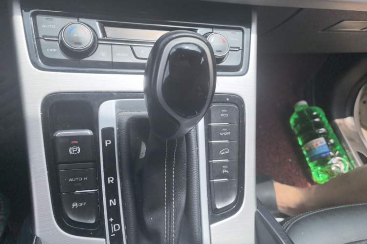 Used Geely Auto Emgrand X7 Sport 2016 1.8TD Automatic ZhiShang Model Gear Lever