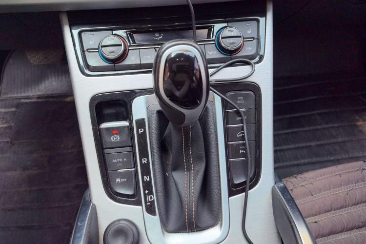 Used Geely Auto Emgrand X7 Sport 2016 1.8TD Automatic ZhiZun Version Gear Lever