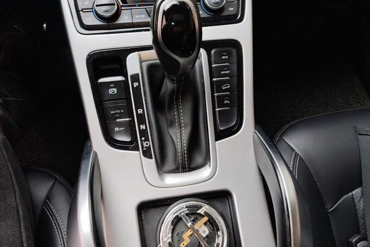Used Geely Auto Emgrand X7 Sport 2016 1.8TD Automatic ZhiShang Model Gear Lever