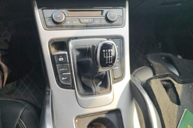 Used Geely Auto Emgrand X7 Sport 2016 2.0L Manual ZhiShang Version Gear Lever