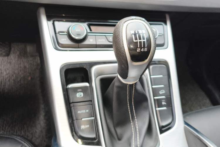 Used Geely Auto Emgrand X7 Sport 2016 2.0L Manual Smart Connect Version Gear Lever