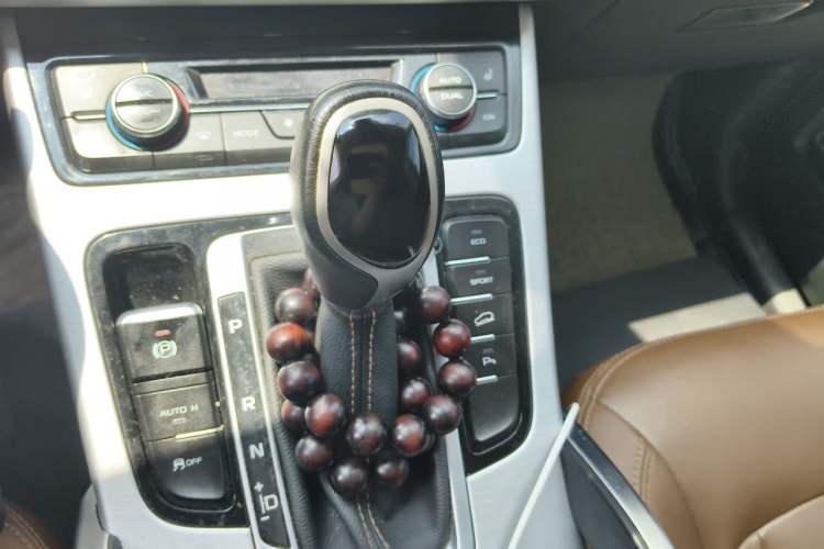Used Geely Auto Emgrand X7 Sport 2016 1.8TD Automatic ZhiZun Version Gear Lever