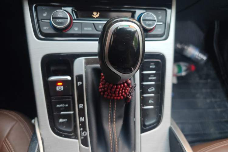 Used Geely Auto Emgrand X7 Sport 2016 1.8TD Automatic ZhiZun Version Gear Lever
