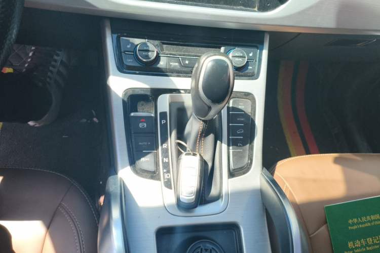 Used Geely Auto Emgrand X7 Sport 2016 1.8TD Automatic ZhiZun Version Gear Lever