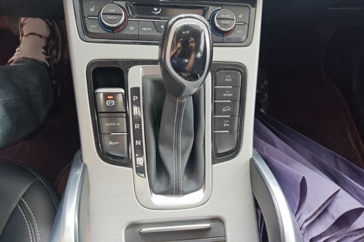 Used Geely Auto Emgrand X7 Sport 2016 1.8TD Automatic Smart Model Gear Lever
