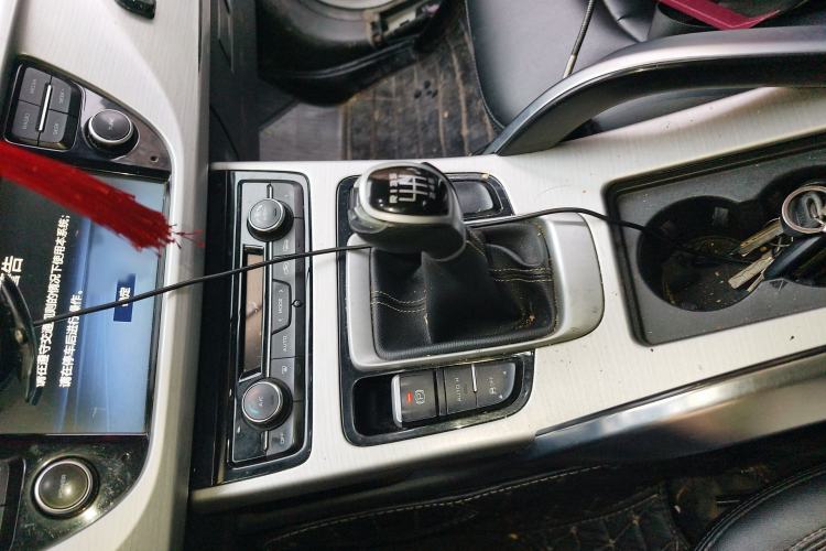 Used Geely Auto Emgrand X7 Sport 2016 2.0L Manual Smart Connect Version Gear Lever