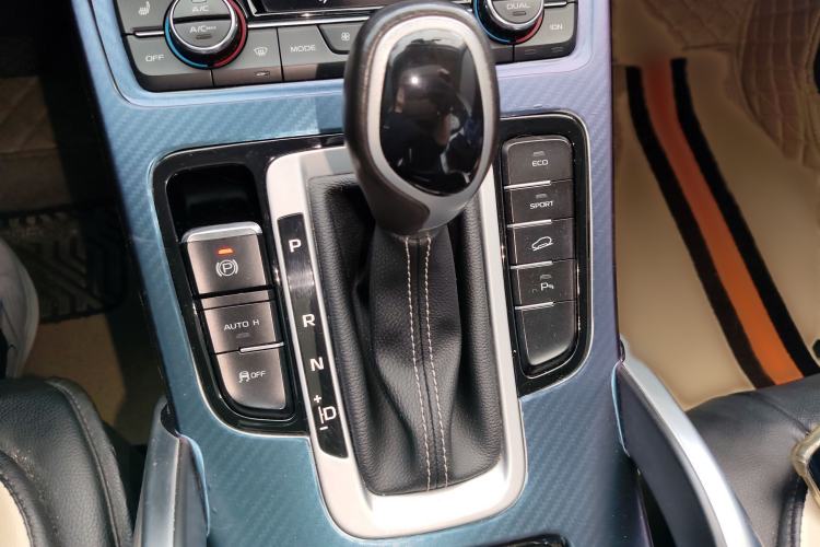 Used Geely Auto Emgrand X7 Sport 2016 1.8TD Automatic Smart Model Gear Lever