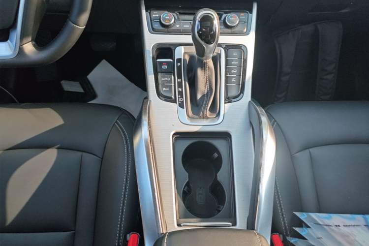 Used Geely Auto Emgrand X7 Sport 2016 1.8TD Automatic ZhiShang Model Gear Lever