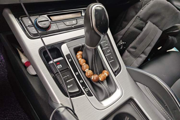 Used Geely Auto Emgrand X7 Sport 2016 1.8TD Automatic Smart Model Gear Lever