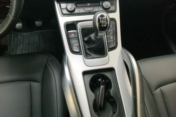 Used Geely Auto Emgrand X7 Sport 2016 2.0L Manual ZhiShang Version Gear Lever