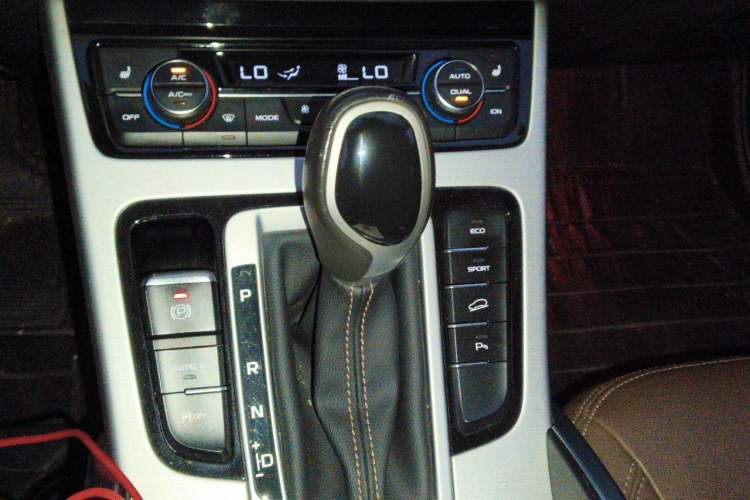 Used Geely Auto Emgrand X7 Sport 2016 1.8TD Automatic ZhiZun Version Gear Lever