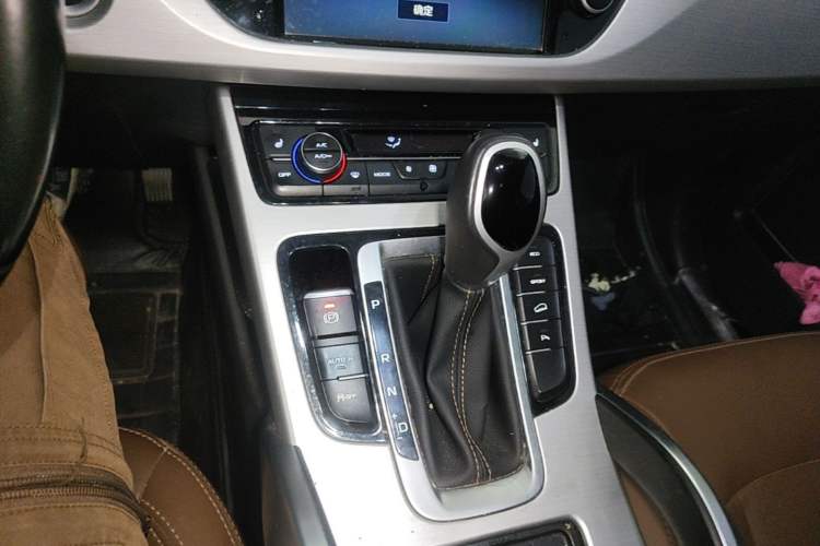Used Geely Auto Emgrand X7 Sport 2016 1.8TD Automatic ZhiZun Version Gear Lever