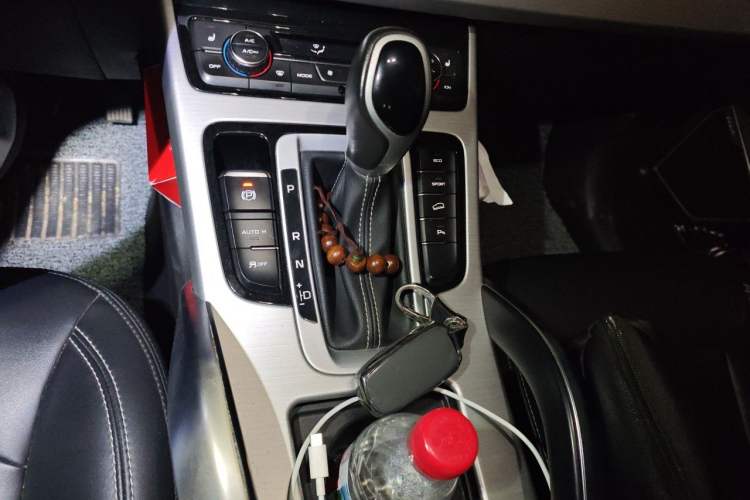 Used Geely Auto Emgrand X7 Sport 2016 1.8TD Automatic Smart Model Gear Lever