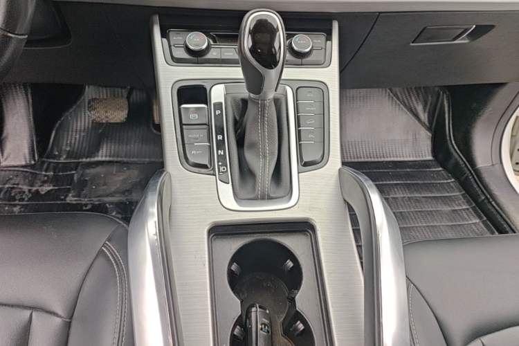 Used Geely Auto Emgrand X7 Sport 2016 1.8TD Automatic ZhiShang Model Gear Lever