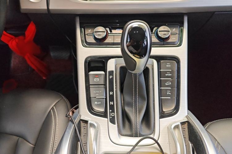 Used Geely Auto Emgrand X7 Sport 2016 1.8TD Automatic Smart Model Gear Lever
