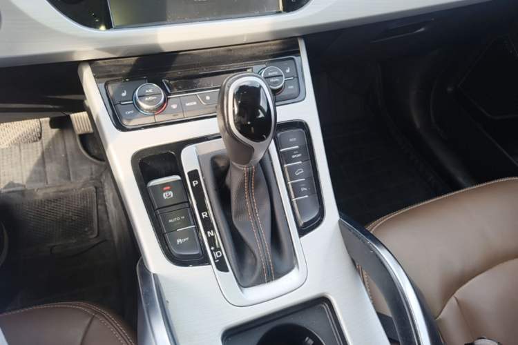 Used Geely Auto Emgrand X7 Sport 2016 1.8TD Automatic ZhiZun Version Gear Lever
