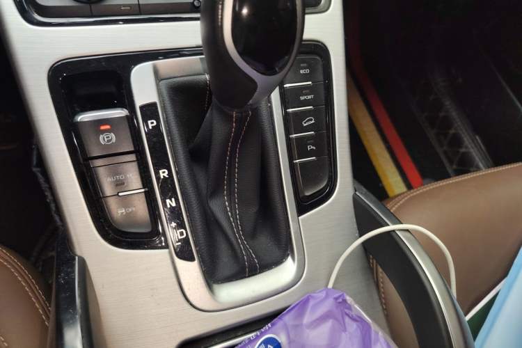 Used Geely Auto Emgrand X7 Sport 2016 1.8TD Automatic ZhiZun Version Gear Lever