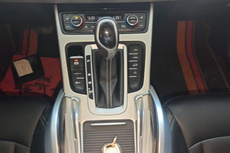 Used Geely Auto Emgrand X7 Sport 2016 1.8TD Automatic Smart Model Gear Lever