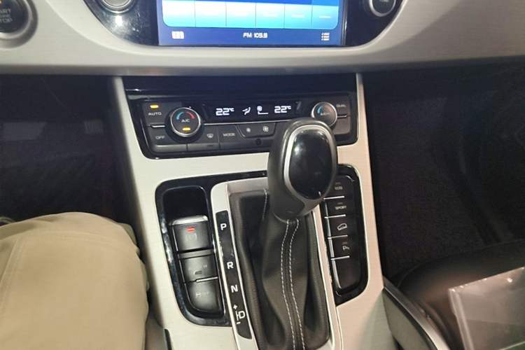 Used Geely Auto Emgrand X7 Sport 2016 1.8TD Automatic ZhiShang Model Gear Lever