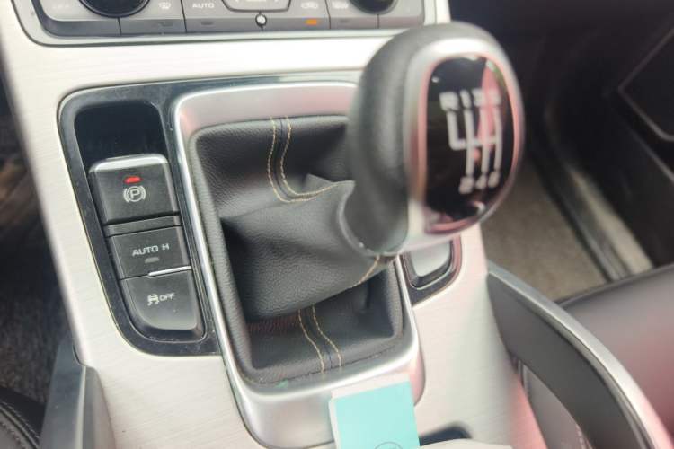 Used Geely Auto Emgrand X7 Sport 2016 2.0L Manual Smart Connect Version Gear Lever