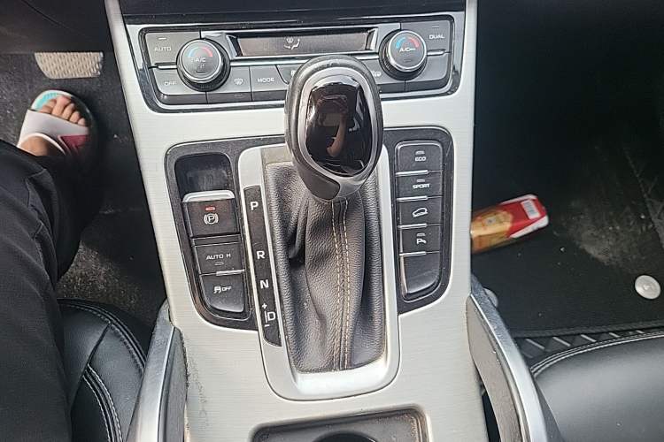 Used Geely Auto Emgrand X7 Sport 2016 1.8TD Automatic ZhiShang Model Gear Lever