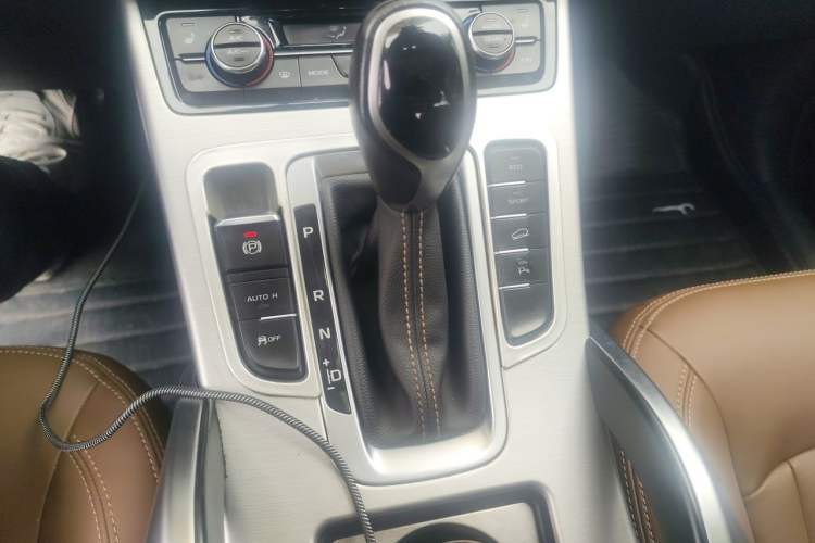 Used Geely Auto Emgrand X7 Sport 2016 1.8TD Automatic ZhiZun Version Gear Lever