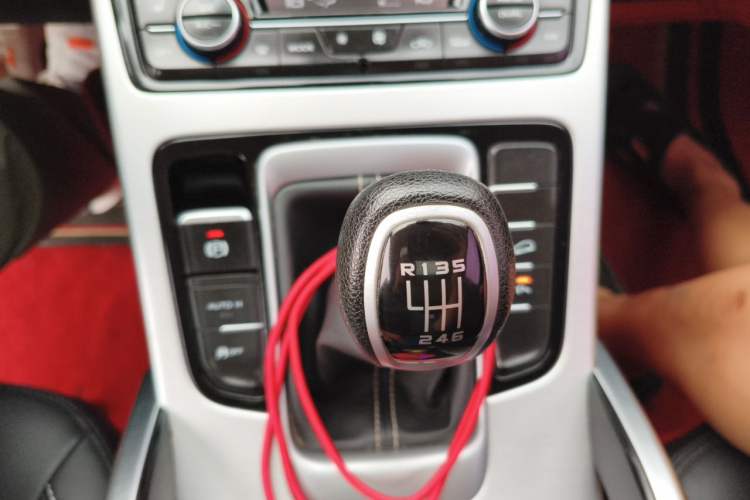 Used Geely Auto Emgrand X7 Sport 2016 1.8TD Manual Smart Edition Gear Lever