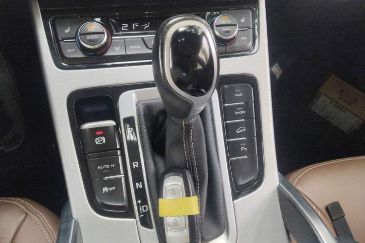 Used Geely Auto Emgrand X7 Sport 2016 1.8TD Automatic ZhiZun Version Gear Lever