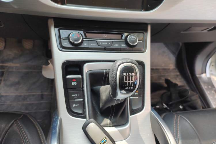 Used Geely Auto Emgrand X7 Sport 2016 2.0L Manual Smart Connect Version Gear Lever