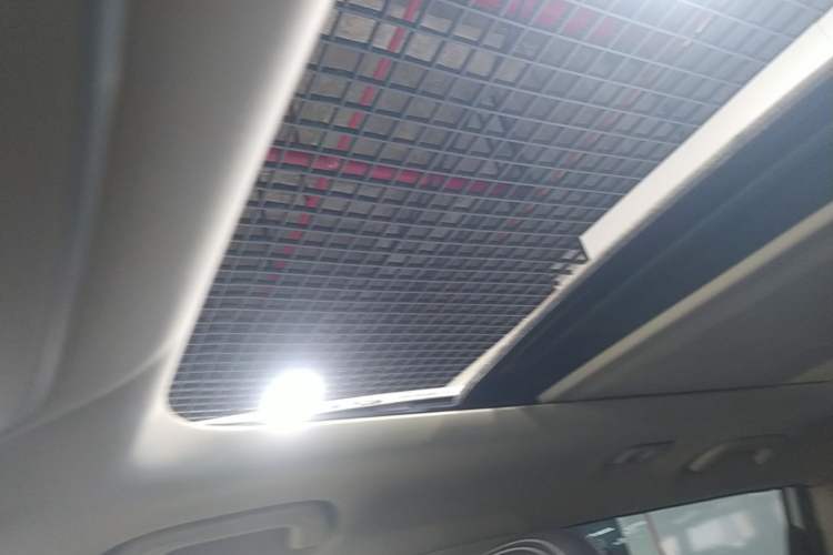 Used Geely Auto Emgrand X7 Sport 2016 1.8TD Automatic ZhiShang Model Headliner