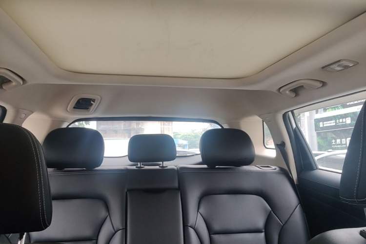 Used Geely Auto Emgrand X7 Sport 2016 1.8TD Automatic Smart Connectivity Version Headliner