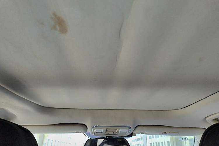 Used Geely Auto Emgrand X7 Sport 2016 2.0L Manual ZhiShang Version Headliner
