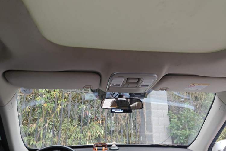 Used Geely Auto Emgrand X7 Sport 2016 2.0L Manual ZhiShang Version Headliner