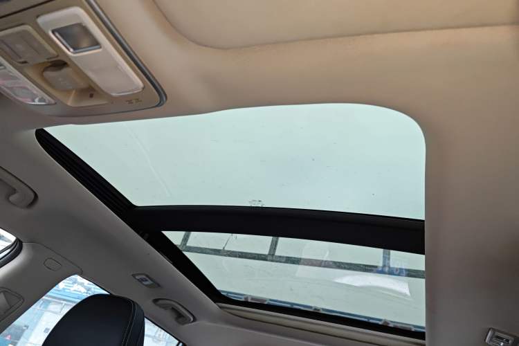 Used Geely Auto Emgrand X7 Sport 2016 1.8TD Automatic ZhiShang Model Headliner