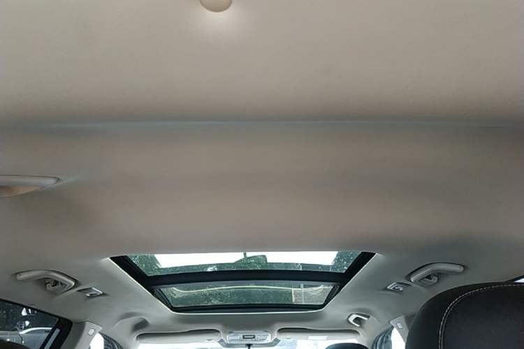 Used Geely Auto Emgrand X7 Sport 2016 1.8TD Automatic Smart Connectivity Version Headliner