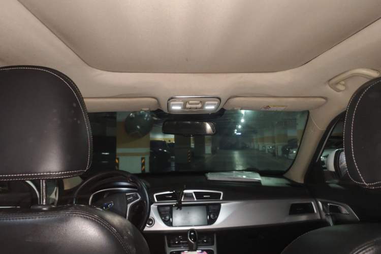 Used Geely Auto Emgrand X7 Sport 2016 1.8TD Automatic Smart Model Headliner