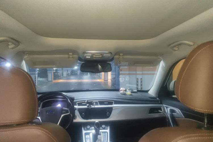 Used Geely Auto Emgrand X7 Sport 2016 1.8TD Automatic All-Wheel-Drive ZhiZun Edition Headliner