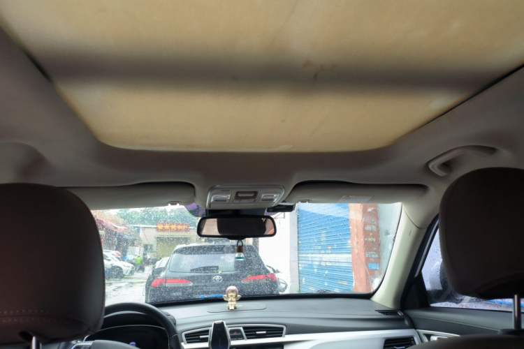 Used Geely Auto Emgrand X7 Sport 2016 1.8TD Automatic ZhiZun Version Headliner