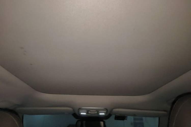 Used Geely Auto Emgrand X7 Sport 2016 1.8TD Automatic All-Wheel-Drive ZhiZun Edition Headliner