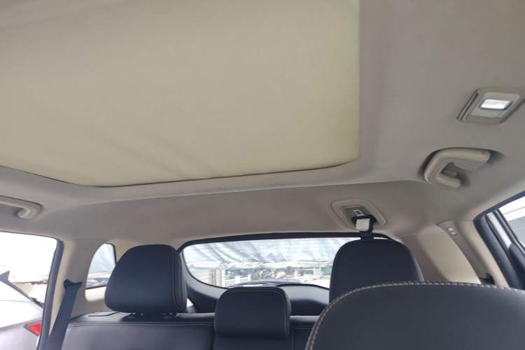 Used Geely Auto Emgrand X7 Sport 2016 1.8TD Automatic Smart Model Headliner