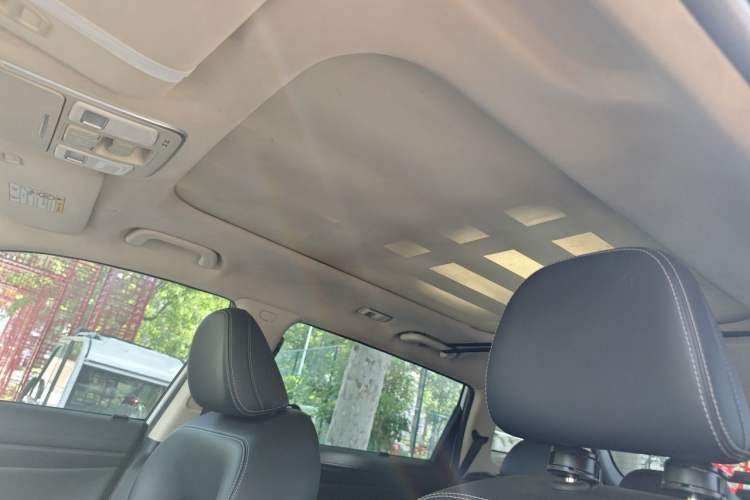 Used Geely Auto Emgrand X7 Sport 2016 2.0L Manual Smart Connect Version Headliner