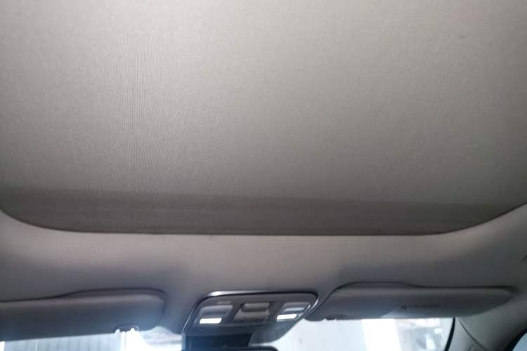 Used Geely Auto Emgrand X7 Sport 2016 1.8TD Automatic Smart Model Headliner