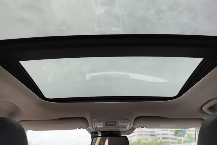 Used Geely Auto Emgrand X7 Sport 2016 1.8TD Automatic Smart Model Headliner