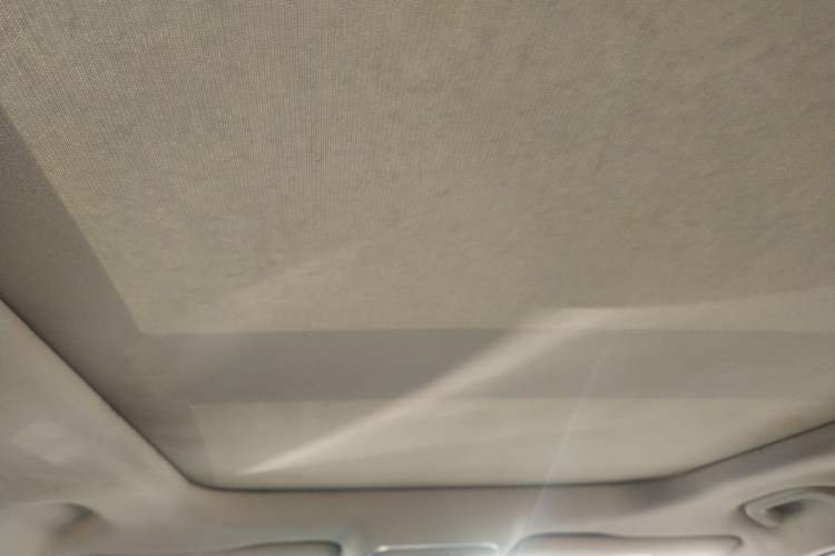 Used Geely Auto Emgrand X7 Sport 2016 2.0L Manual ZhiShang Version Headliner